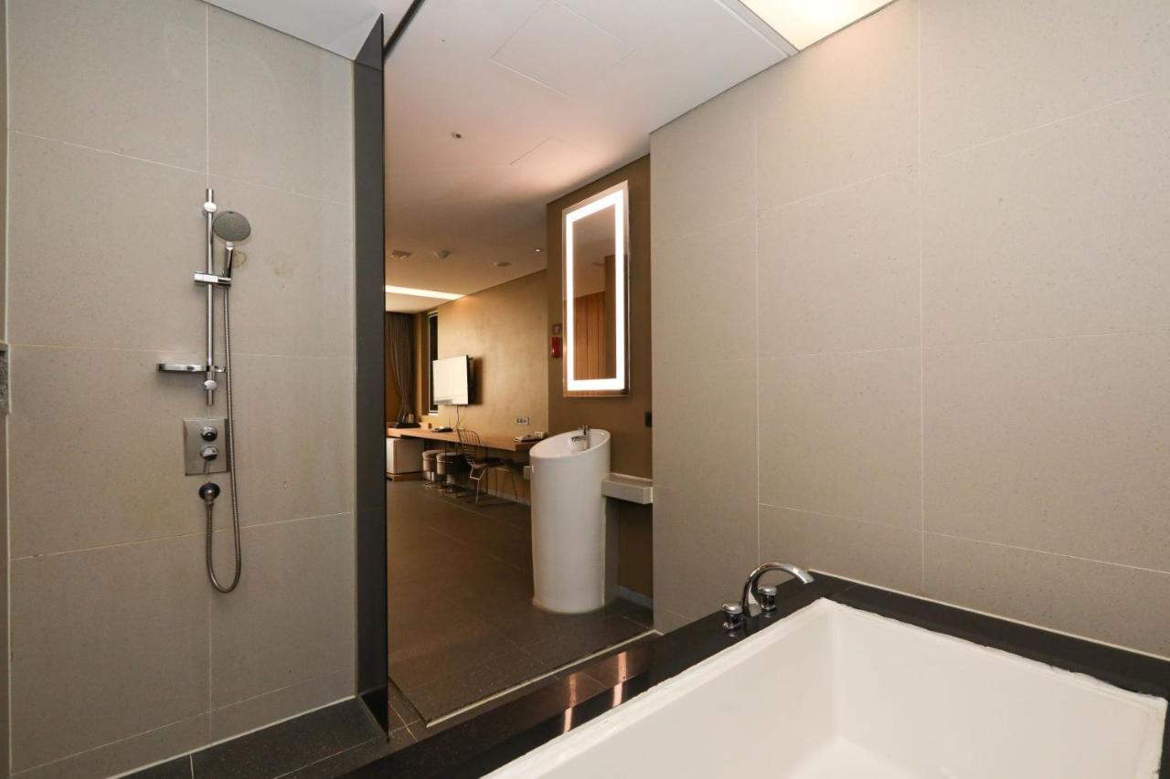 Hotel The Designers Hongdae Seoul Ngoại thất bức ảnh