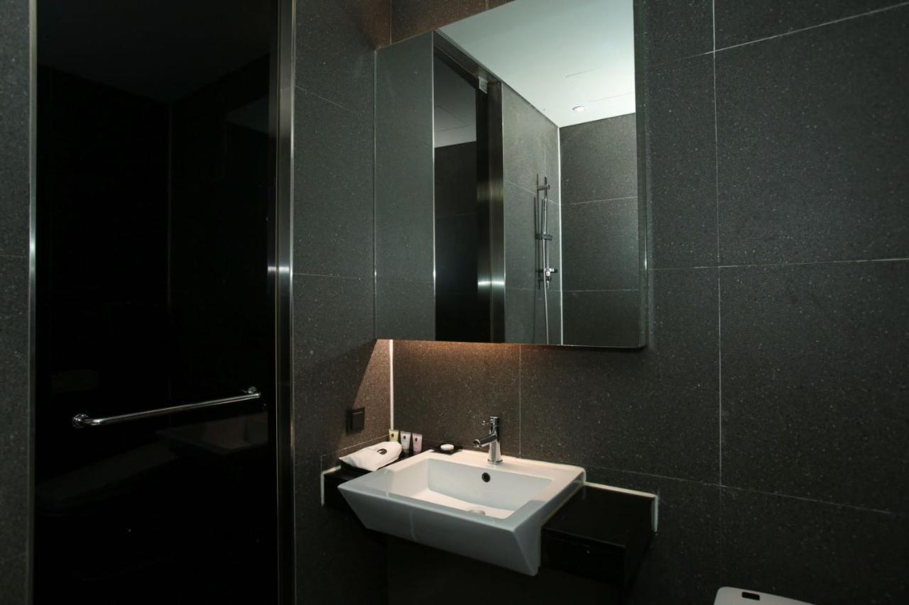 Hotel The Designers Hongdae Seoul Ngoại thất bức ảnh